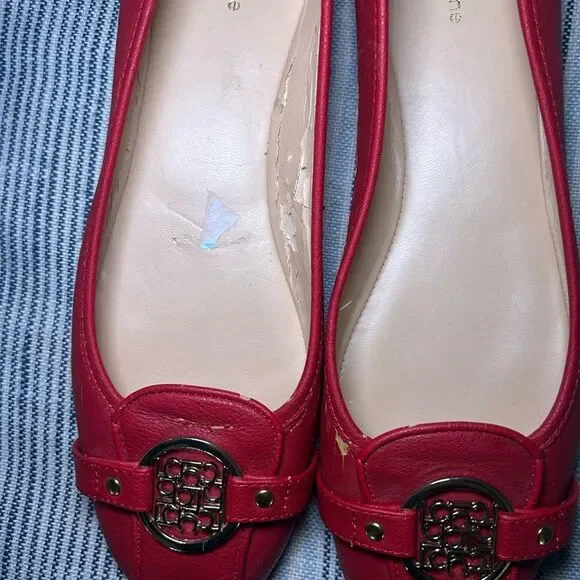Liz Claiborne Red Leather Driver Flats Gold Logo Medallion Size 9M - Picture 2 of 6